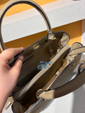 کیف زنانه مستر برند Louis vuitton مشابه نمونه اصلی
