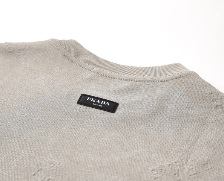 تیشرت برند PRADA نخ پنبه بسیار سبک وتنفس پذیر